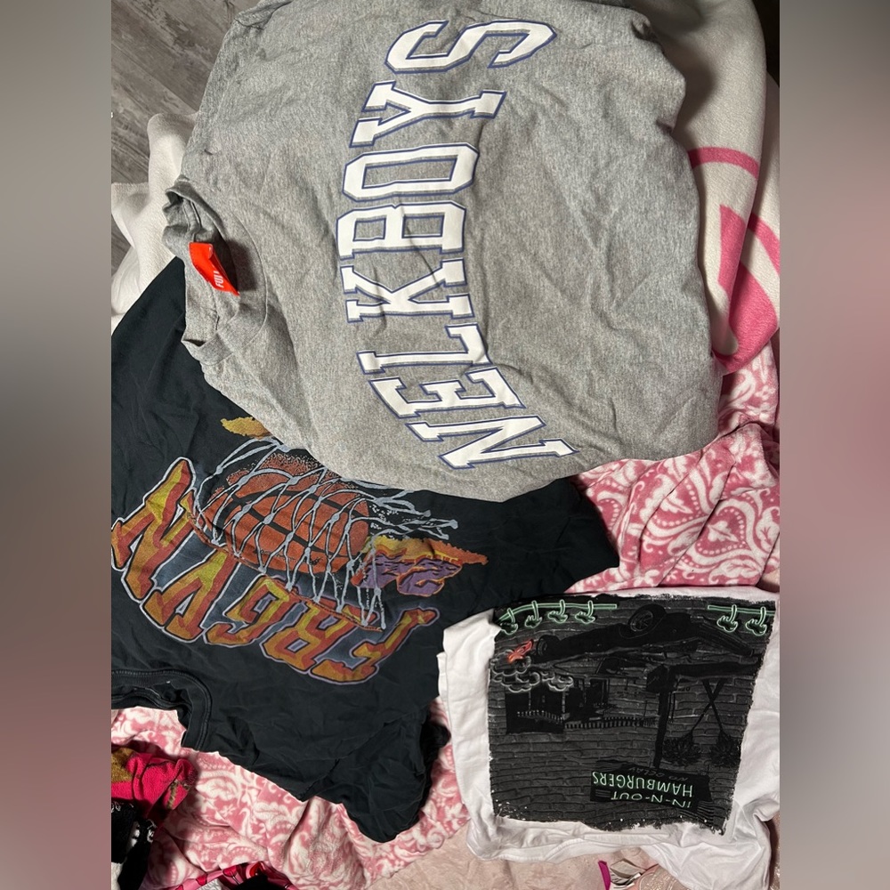 Nelkboys/ FRGVN / IN& OUT shirts LARGE